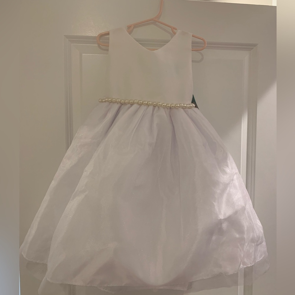 Ellie kids white dress size 2, pearl bead waistband, ribbon tie in back, NWT